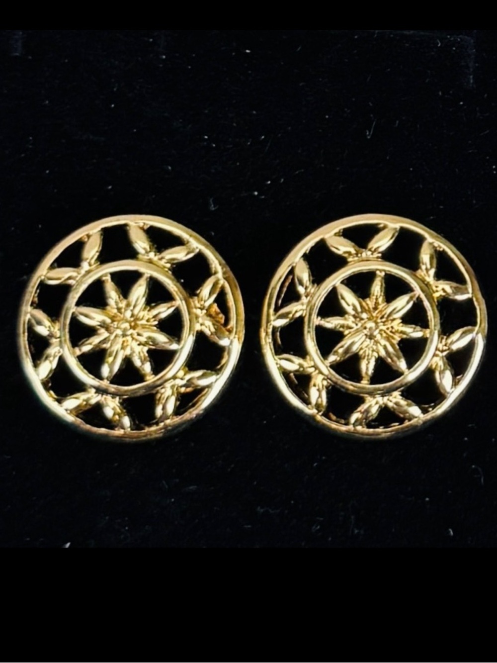 Goldtone intricate circular vintage pierced earrings